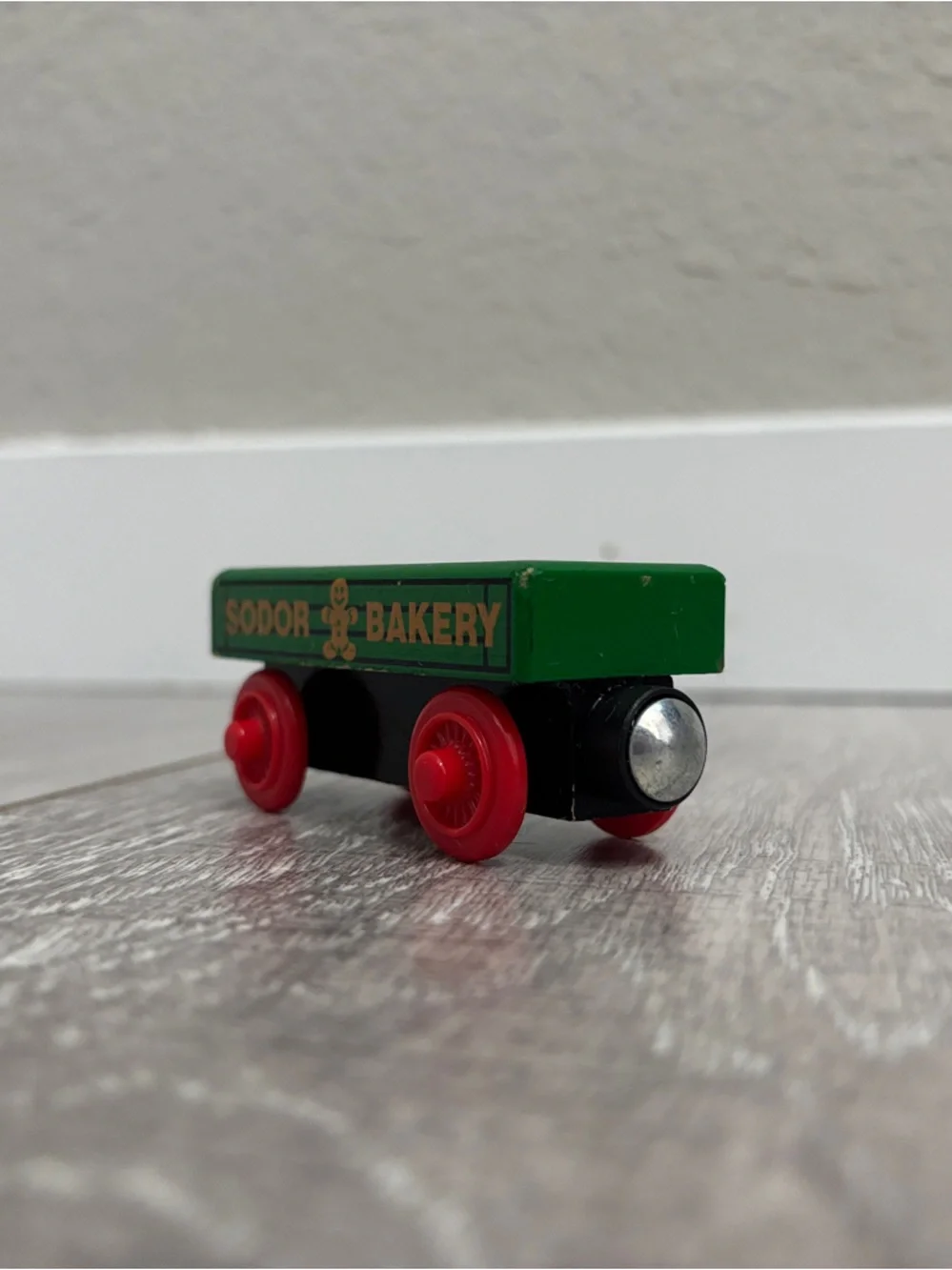 Wooden Sodor Bakery Car - Thomas & Friends